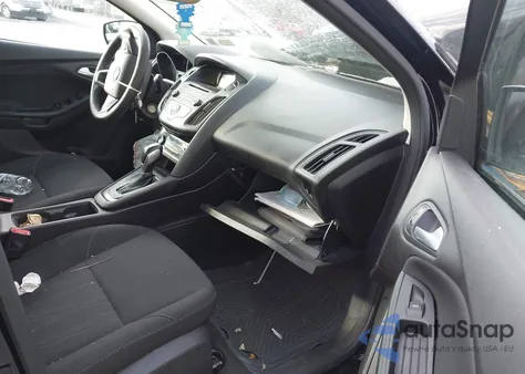 2016 Ford Focus Se z USA, uszkodzony, nr VIN 1FADP3FE8GL273476